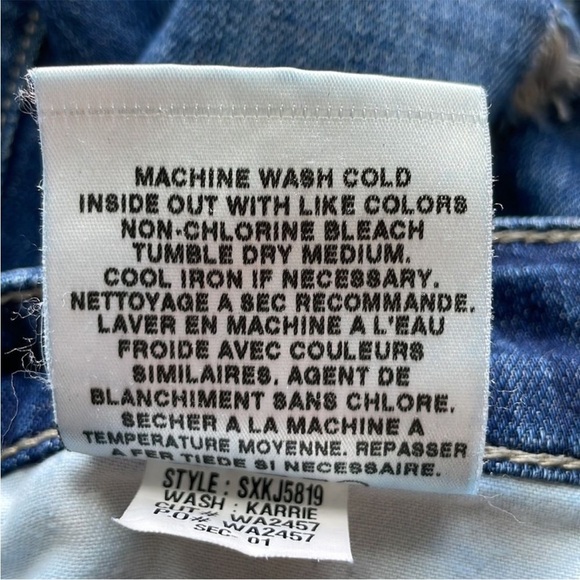 Joe's Jeans The Best Friend Wide Cuff Cropped Jean in Karrie Wash. Size 25. - Picture 13 of 14